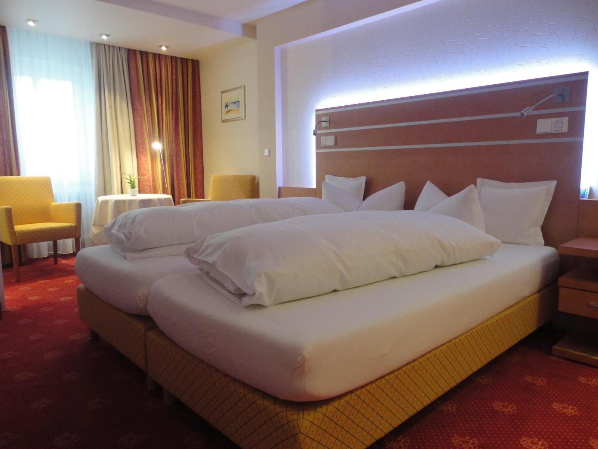 Hotel Engel ランゲナルゲン エクステリア 写真