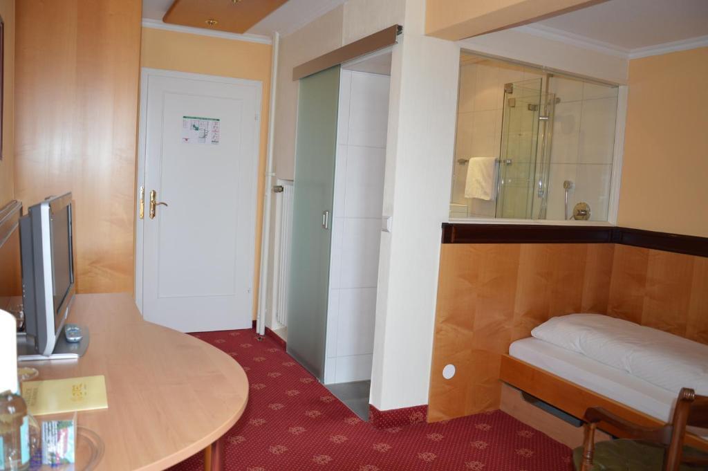 Hotel Engel ランゲナルゲン 部屋 写真